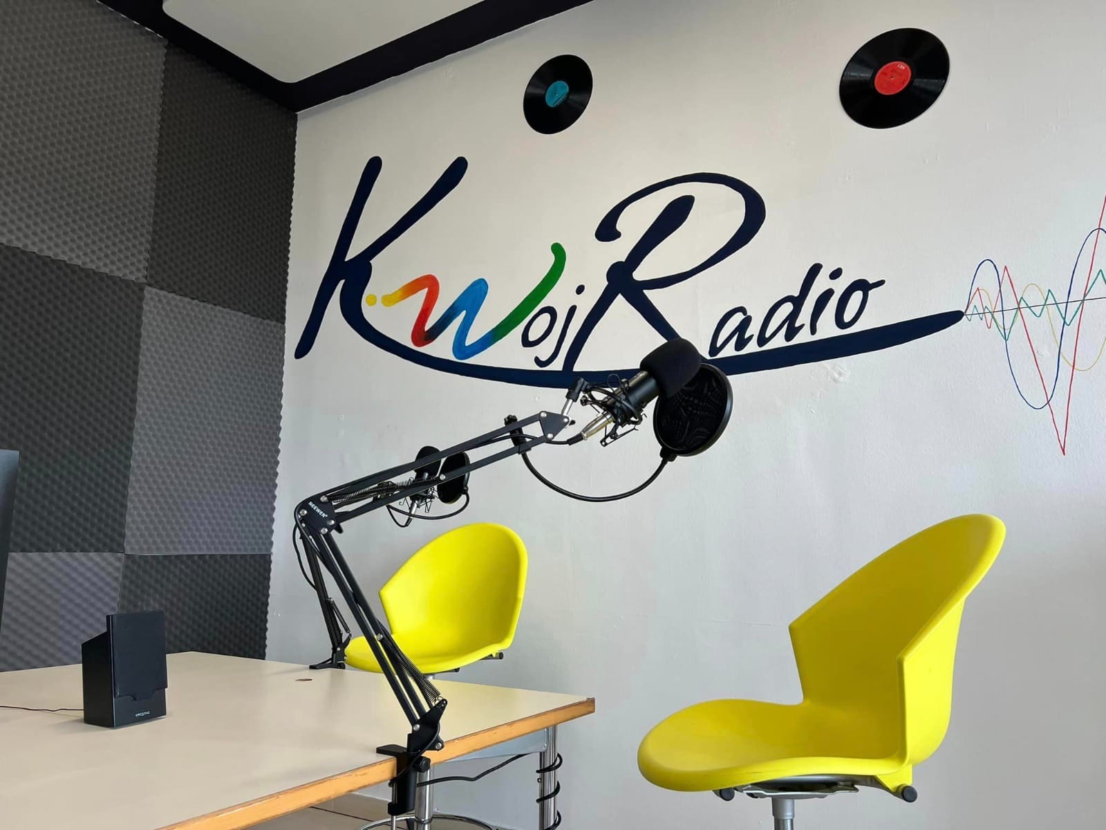 TEATRO E WEB-RADIO